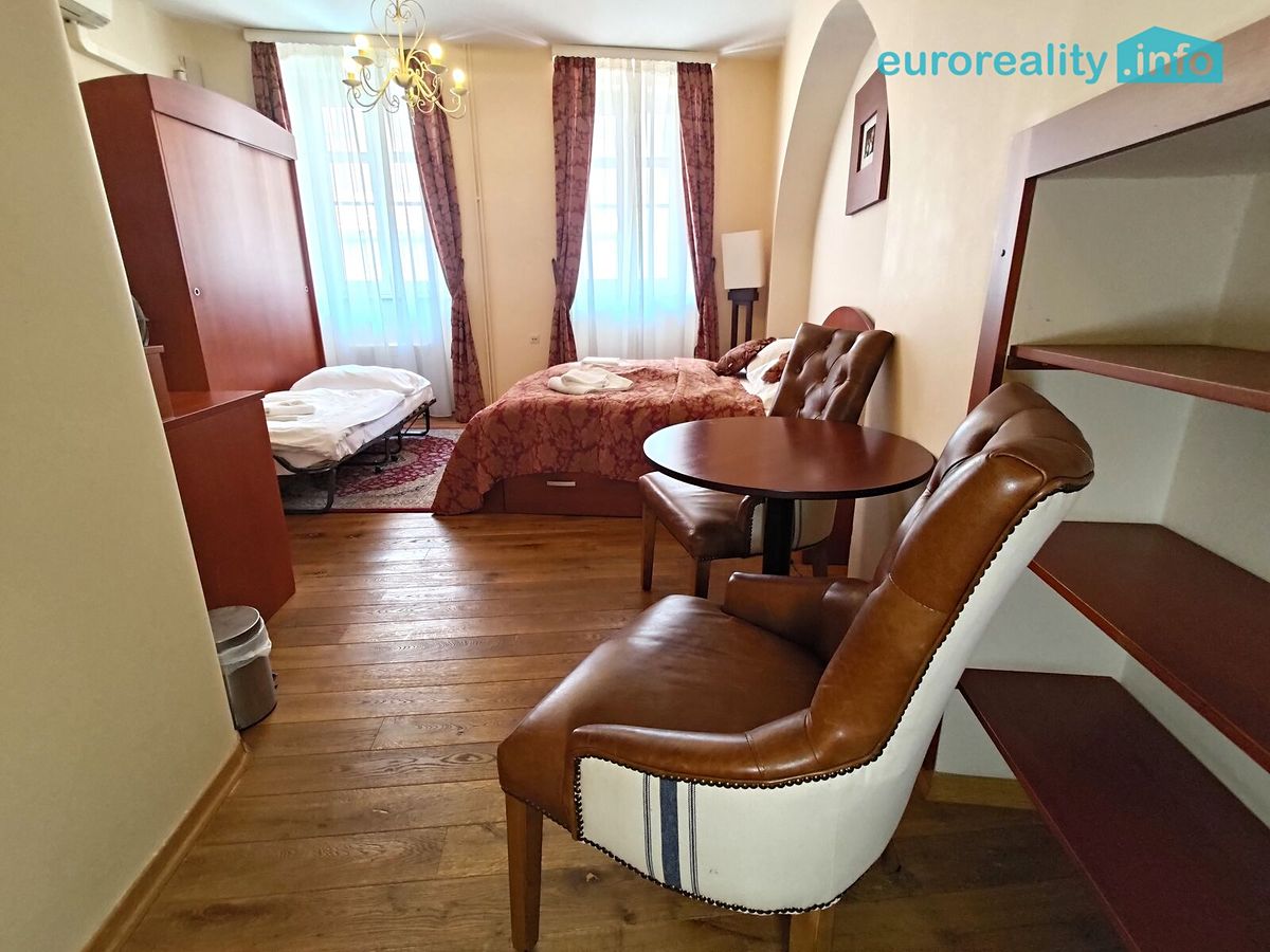 Pronájem bytu 4+kk 110 m²